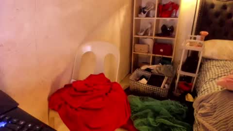 Snapshot of tsvanilla chatting on 02-09-25, 04:46 Frankie online show from 02-09-25, 04:46