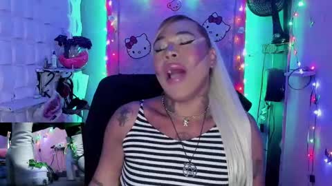 Snapshot of tsviolett chatting on 12-17-24, 07:04 BellaRoxanna online show from 12-17-24, 07:04