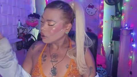 Snapshot of tsviolett chatting on 01-08-25, 05:59 BellaRoxanna online show from 01-08-25, 05:59