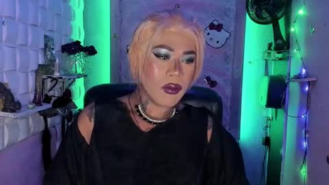 Snapshot of tsviolett chatting on 02-25-25, 05:58 BellaRoxanna online show from 02-25-25, 05:58
