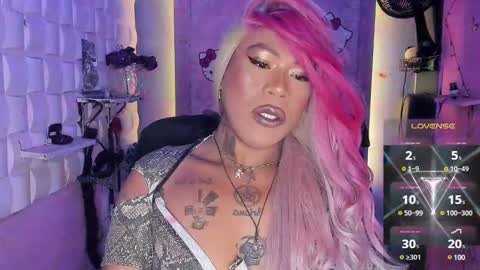 Snapshot of tsviolett chatting on 03-06-25, 07:10 BellaRoxanna online show from 03-06-25, 07:10