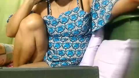 Snapshot of tuchmegently chatting on 12-05-25, 08:38 Mae online show from 12-05-25, 08:38