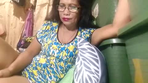 Snapshot of tuchmegently chatting on 02-25-26, 09:24 Mae online show from 02-25-26, 09:24