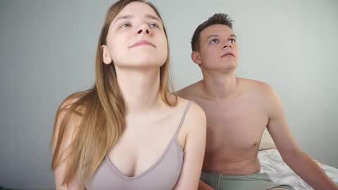 Snapshot of tugruel chatting on 09-27-25, 11:48 Elza and Tim online show from 09-27-25, 11:48