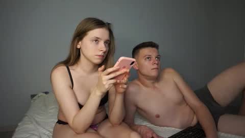 Snapshot of tugruel chatting on 11-13-25, 07:35 Elza and Tim online show from 11-13-25, 07:35