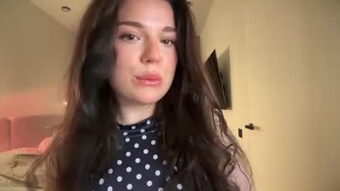 Snapshot of tutti_frutti_ chatting on 06-26-26, 05:17 Ariana online show from 06-26-26, 05:17