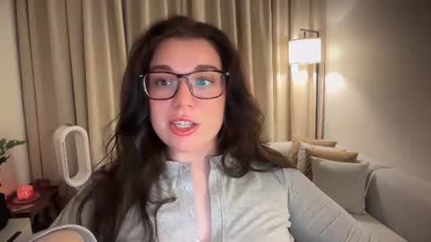 Snapshot of tutti_frutti_ chatting on 06-29-26, 07:25 Ariana online show from 06-29-26, 07:25