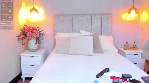 Snapshot of tutu_milf chatting on 10-13-25, 07:03 Tutu online show from 10-13-25, 07:03