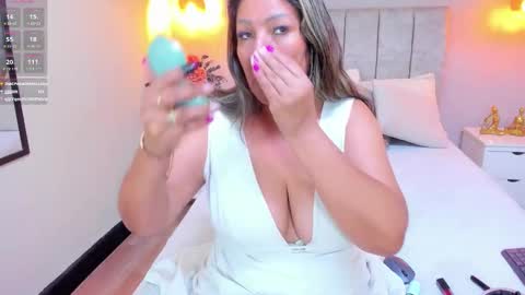 Snapshot of tutu_milf chatting on 10-14-25, 07:14 Tutu online show from 10-14-25, 07:14