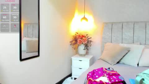 Snapshot of tutu_milf chatting on 10-24-25, 07:10 Tutu online show from 10-24-25, 07:10