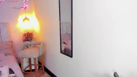 Snapshot of tutu_milf chatting on 02-15-26, 12:03 Tutu online show from 02-15-26, 12:03