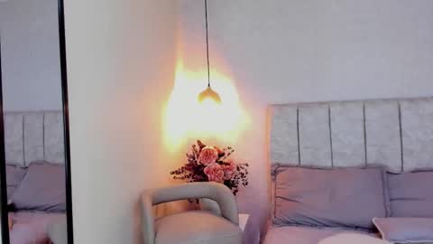 Snapshot of tutu_milf chatting on 02-24-26, 07:23 Tutu online show from 02-24-26, 07:23