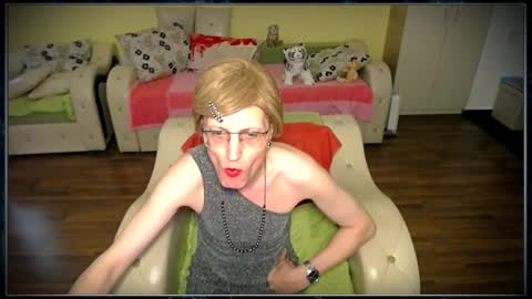 Snapshot of tvclementine chatting on 01-28-25, 11:38 Clementine online show from 01-28-25, 11:38