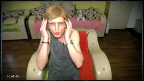 Snapshot of tvclementine chatting on 02-21-25, 02:38 Clementine online show from 02-21-25, 02:38