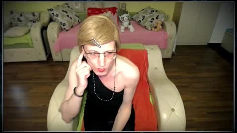 Snapshot of tvclementine chatting on 02-25-25, 02:44 Clementine online show from 02-25-25, 02:44
