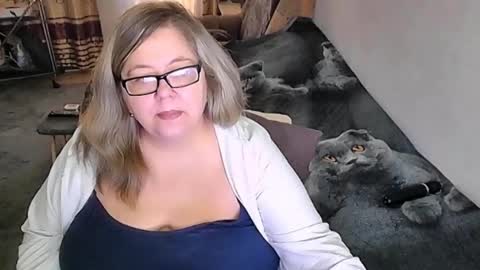 Lana online show from 11-16-25, 01:33