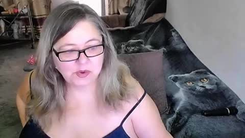 Lana online show from 04-12-26, 12:59