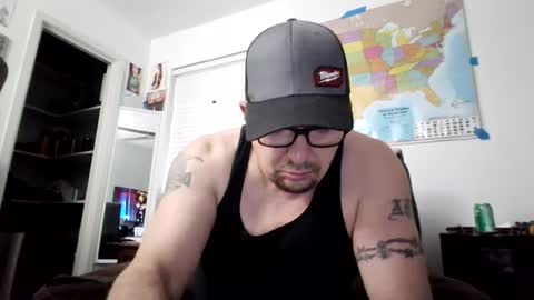 Snapshot of tweeter74 chatting on 01-04-25, 10:34 Tweeter74 online show from 01-04-25, 10:34