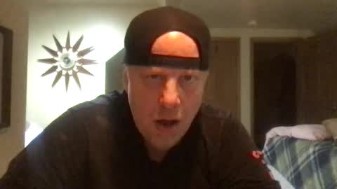 Snapshot of twiinsoul chatting on 12-28-24, 08:16 twiinsoul online show from 12-28-24, 08:16