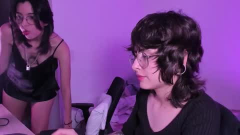 Snapshot of twilightmuses chatting on 10-21-25, 11:27 Eve Lili online show from 10-21-25, 11:27