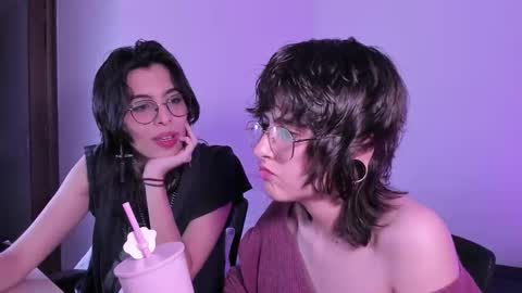 Snapshot of twilightmuses chatting on 10-23-25, 11:46 Eve Lili online show from 10-23-25, 11:46