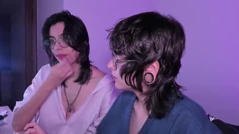 Snapshot of twilightmuses chatting on 10-24-25, 11:12 Eve Lili online show from 10-24-25, 11:12