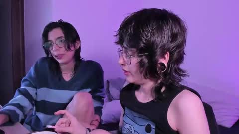 Snapshot of twilightmuses chatting on 10-29-25, 11:39 Eve Lili online show from 10-29-25, 11:39