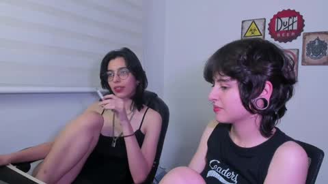 Eve  Lili online show from 04-29-26, 02:15