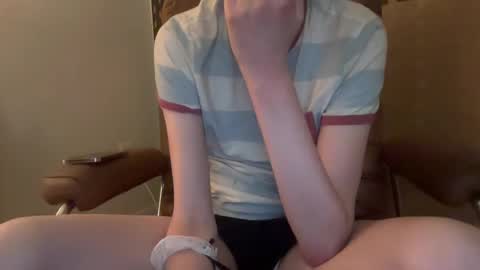 Snapshot of twinkie_lad117 chatting on 10-04-25, 07:17 twinkie_lad117 online show from 10-04-25, 07:17