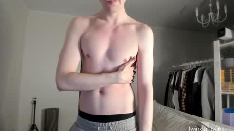 Snapshot of twinkie_twink chatting on 12-20-24, 02:41 Andy online show from 12-20-24, 02:41