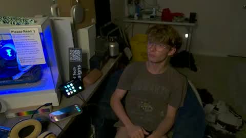 Snapshot of twinktools chatting on 09-15-25, 03:50 shytwink online show from 09-15-25, 03:50