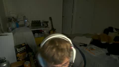 Snapshot of twinktools chatting on 10-06-25, 05:21 shytwink online show from 10-06-25, 05:21