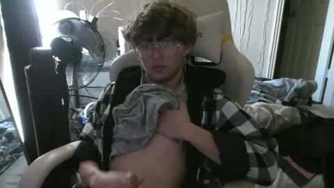 Snapshot of twinktools chatting on 01-05-26, 06:44 shytwink online show from 01-05-26, 06:44