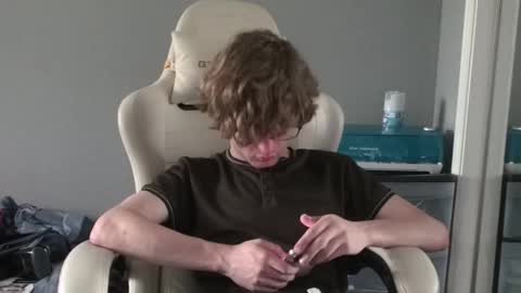 Snapshot of twinktools chatting on 03-25-26, 04:13 shytwink online show from 03-25-26, 04:13