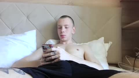 TwinkyBoyxq online show from 09-25-25, 10:41