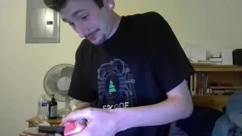 Snapshot of twinkymcgee1234 chatting on 12-14-25, 11:15 TwinkyMcgee online show from 12-14-25, 11:15