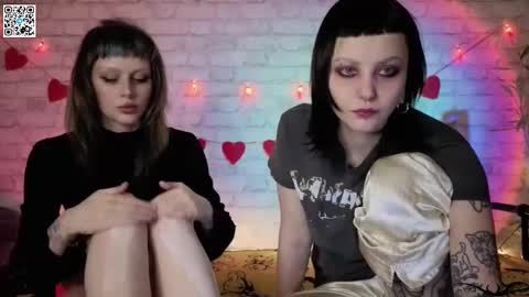 Snapshot of twins_terror chatting on 02-16-26, 08:27 Sin and Skin online show from 02-16-26, 08:27