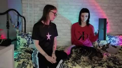 Snapshot of twins_terror chatting on 02-25-26, 10:19 Sin and Skin online show from 02-25-26, 10:19