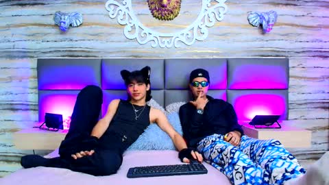 Snapshot of twinslovers_ chatting on 09-21-25, 07:48 twinslovers_ online show from 09-21-25, 07:48