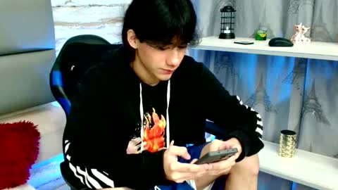 twinslovers_ online show from 11-10-25, 03:16