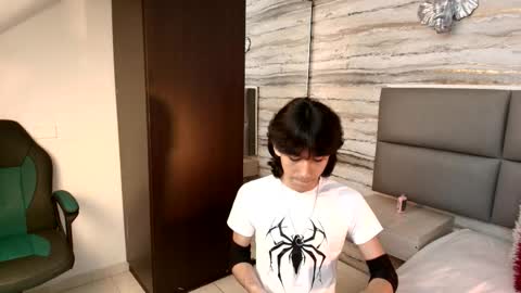 twinslovers_ online show from 11-27-25, 04:03