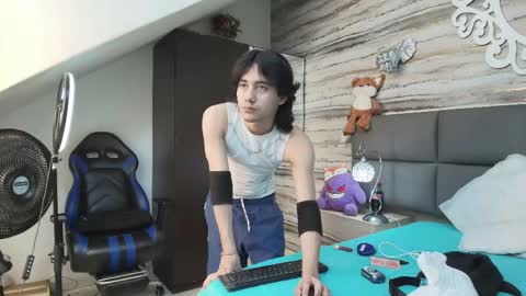Snapshot of twinslovers_ chatting on 05-18-26, 03:46 twinslovers_ online show from 05-18-26, 03:46