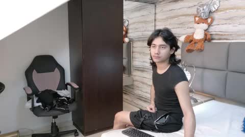 Snapshot of twinslovers_ chatting on 06-09-26, 04:24 twinslovers_ online show from 06-09-26, 04:24