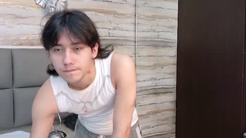 Snapshot of twinslovers_ chatting on 06-14-26, 04:14 twinslovers_ online show from 06-14-26, 04:14