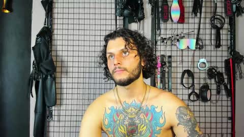 Clio  Tadeo online show from 02-07-25, 03:19