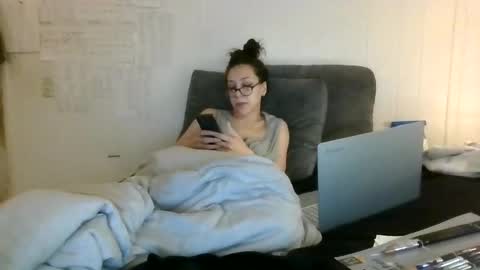 Snapshot of twizzytoxic22 chatting on 10-22-25, 06:51 twizzytoxic22 online show from 10-22-25, 06:51