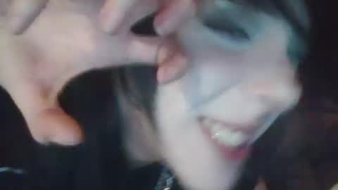 twizzytoxic22 online show from 06-17-26, 03:46