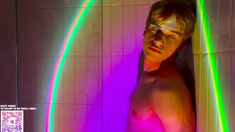 Molly and Nick online show from 04-18-26, 07:07