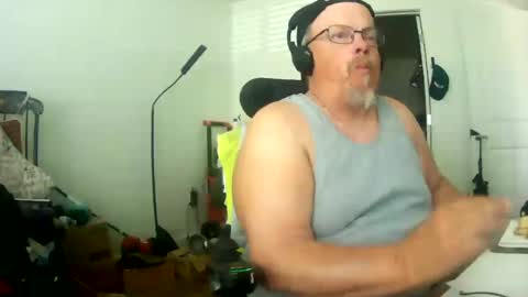 two_wheels_two_balls online show from 08-04-26, 07:05