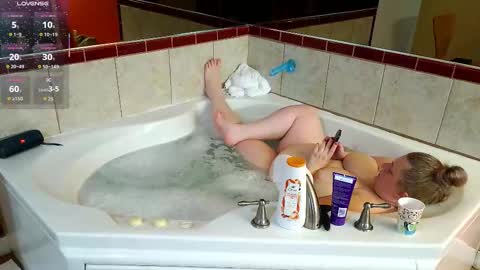 Snapshot of twooafterdark chatting on 02-08-26, 04:49 twooafterdark online show from 02-08-26, 04:49